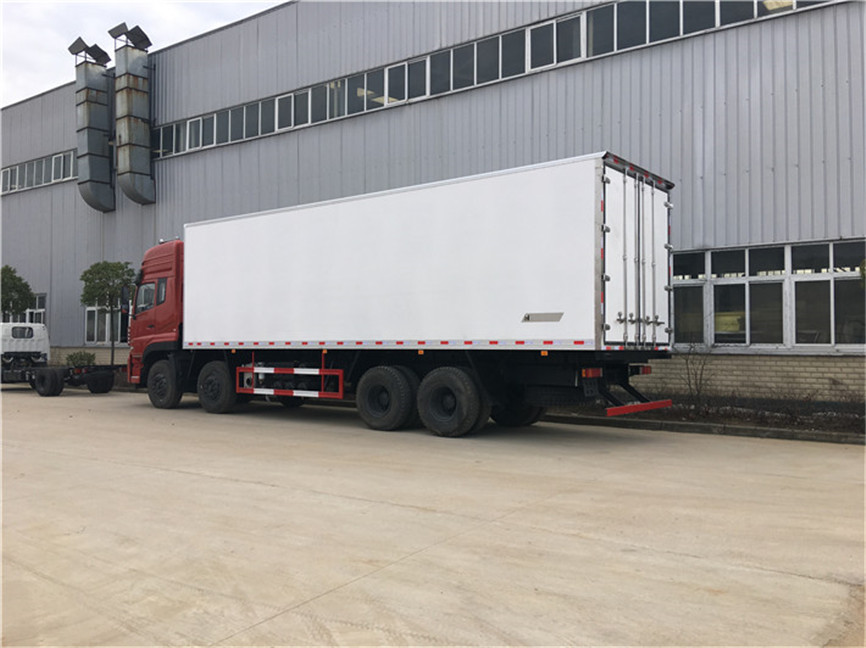 東風天龍前四后八高頂 9.6米冷藏車 東風天龍前四后八高頂 9.6米冷藏車