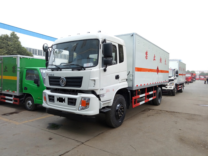 東風(fēng)6米1(9噸)爆破器材車 東風(fēng)6米1(9噸)爆破器材車