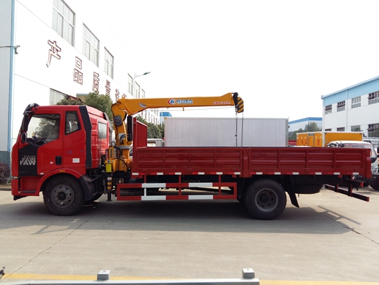 解放J6單橋隨車(chē)吊 解放J6單橋隨車(chē)吊