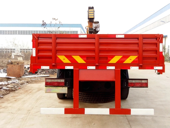 東風(fēng)153后雙橋隨車吊 東風(fēng)153后雙橋隨車吊