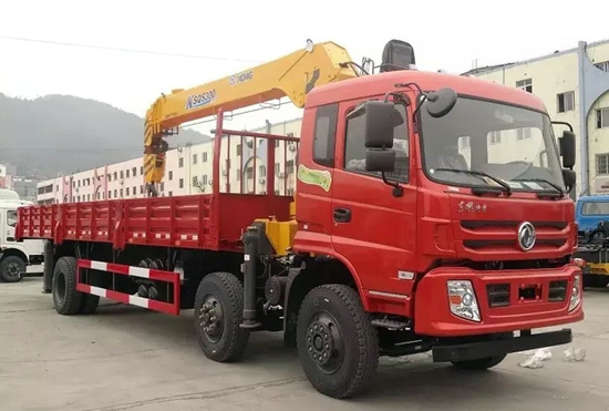 東風特商小三軸隨車吊 東風特商小三軸隨車吊
