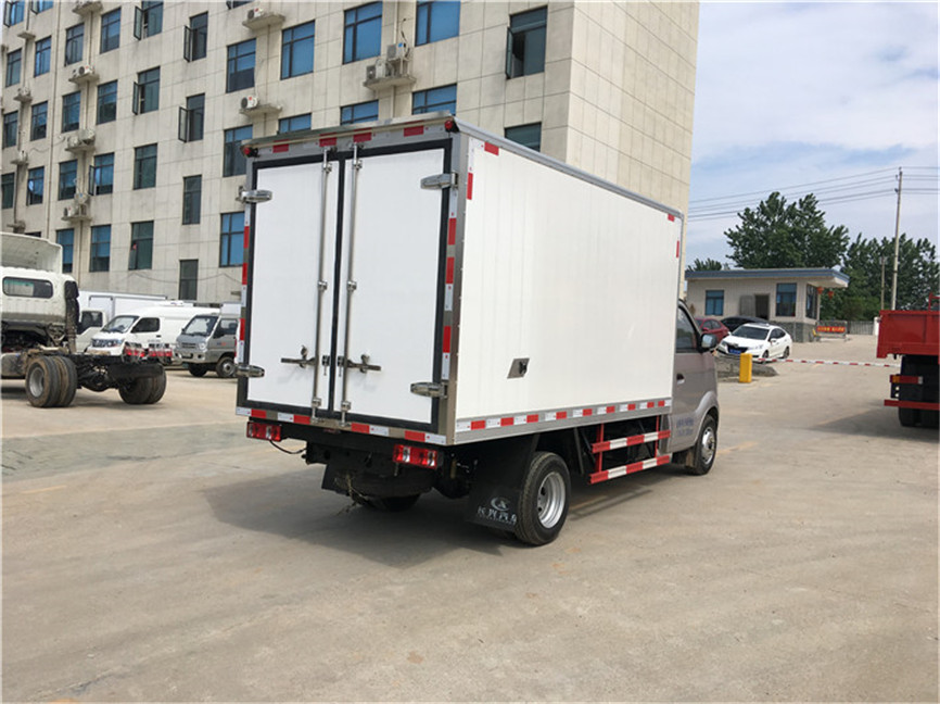 長(zhǎng)安跨越王后雙輪 3.35米冷藏車 長(zhǎng)安跨越王后雙輪 3.35米冷藏車