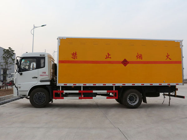 天錦6米2(9.9噸)爆破器材車 天錦6米2(9.9噸)爆破器材車