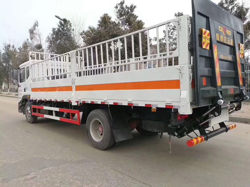 東風(fēng)6.2米(10.8噸)氣瓶車 東風(fēng)6.2米(10.8噸)氣瓶車