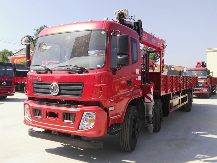 東風(fēng)專底小三軸隨車吊 東風(fēng)專底小三軸隨車吊