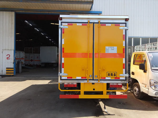 東風4米1(藍牌)爆破器材車 東風4米1(藍牌)爆破器材車