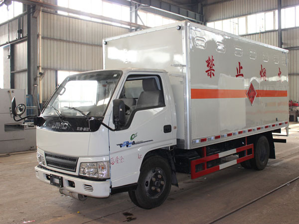江鈴4.1米(藍牌)雜項危險品廂式車 江鈴4.1米(藍牌)雜項危險品廂式車