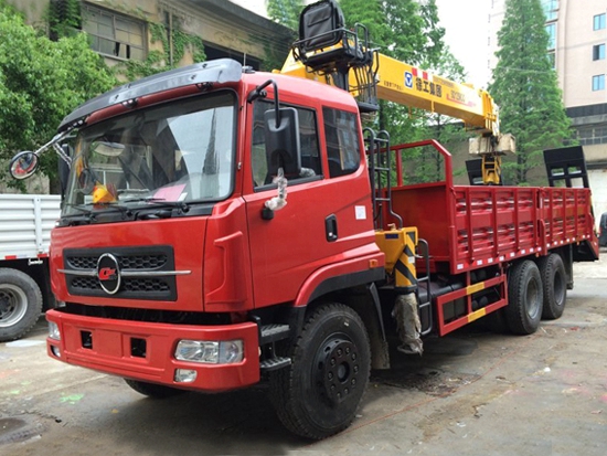 楚風后雙橋隨車吊 楚風后雙橋隨車吊