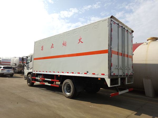 天錦6.6米(9.9噸)氣體廂式車 天錦6.6米(9.9噸)氣體廂式車