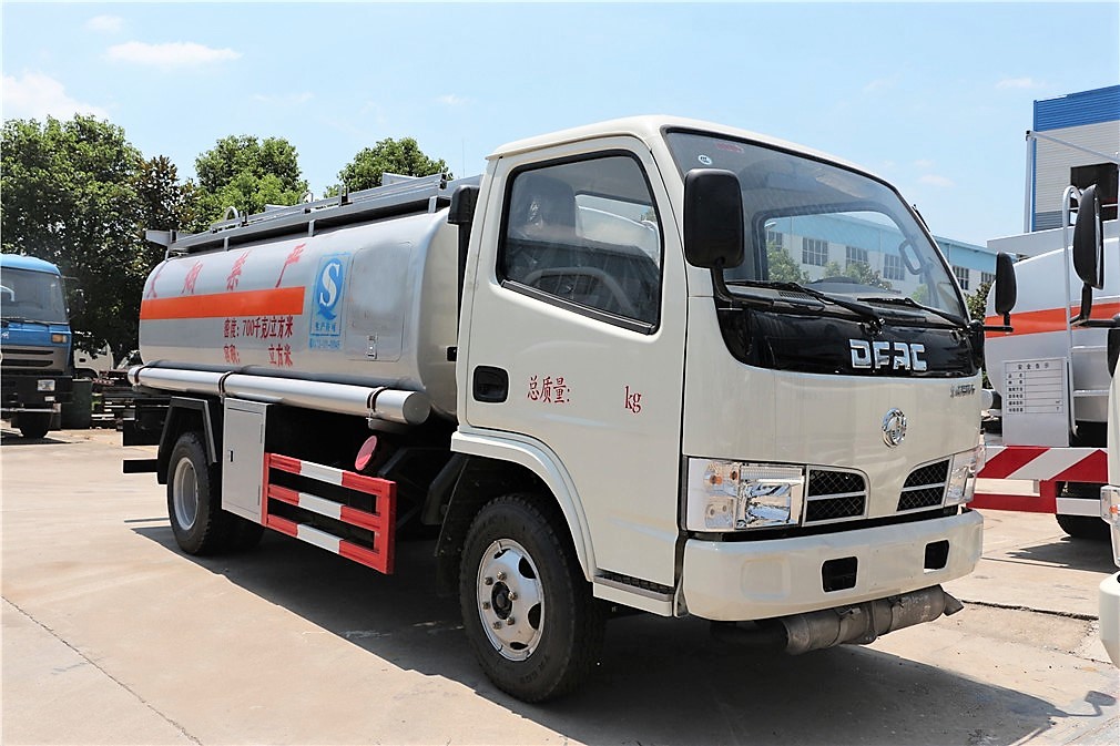 5方東風(fēng)小多利卡加油車 5方東風(fēng)小多利卡加油車