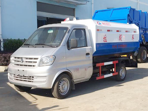 東風小康掛桶式垃圾車 東風小康掛桶式垃圾車