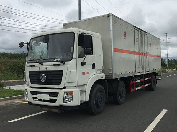 東風(fēng)9.3米(13.9噸)氣體廂式車 東風(fēng)9.3米(13.9噸)氣體廂式車
