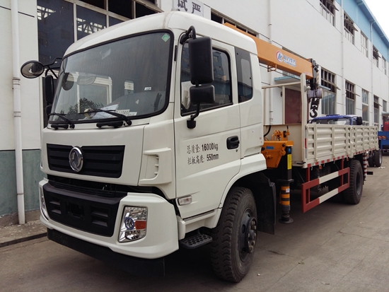 東風商用新款單橋隨車吊 東風商用新款單橋隨車吊