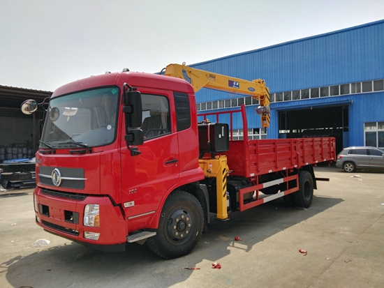 東風天錦單橋隨車吊 東風天錦單橋隨車吊
