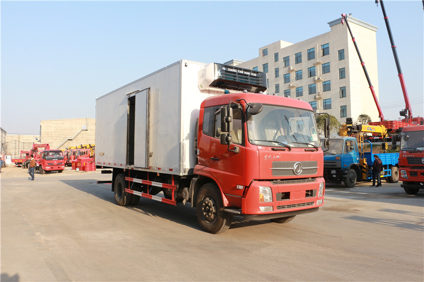 東風(fēng)天錦 6.8米冷藏車 東風(fēng)天錦 6.8米冷藏車