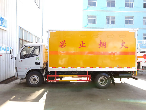 多利卡4.1米(3.4噸)雜項危險品廂式車 多利卡4.1米(3.4噸)雜項危險品廂式車