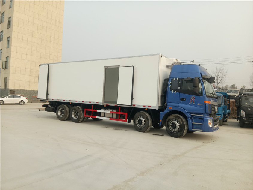 福田歐曼ETX前四后八 9.6米冷藏車(chē) 福田歐曼ETX前四后八 9.6米冷藏車(chē)