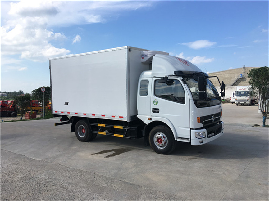 東風凱普特排半 3.7米冷藏車 東風凱普特排半 3.7米冷藏車