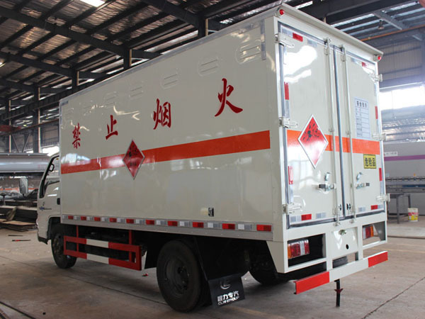 江鈴4.2米(2.6噸)氣體廂式車 江鈴4.2米(2.6噸)氣體廂式車