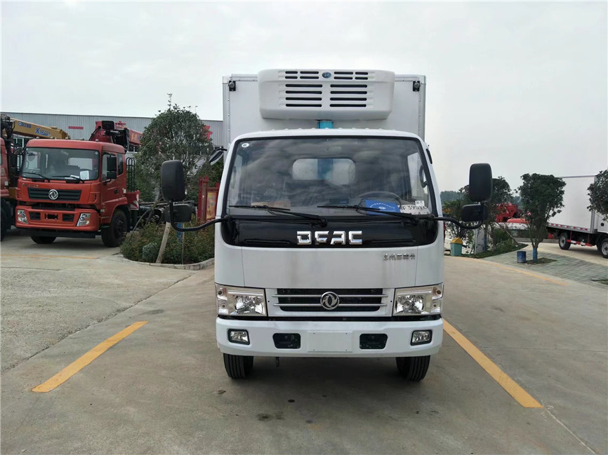 東風(fēng)大多利卡5.2米冷藏車(chē) 東風(fēng)大多利卡5.2米冷藏車(chē)