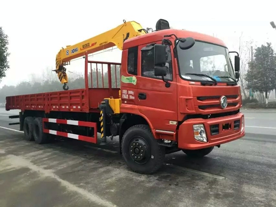 東風特商后雙橋隨車吊 東風特商后雙橋隨車吊