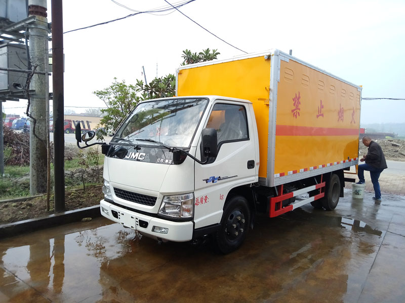 江鈴4.2米(藍牌)氣體廂式車 江鈴4.2米(藍牌)氣體廂式車