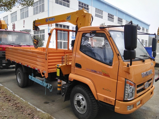 唐駿隨車吊 唐駿隨車吊