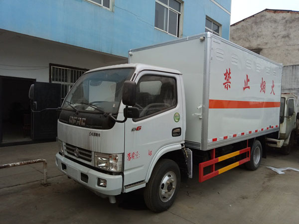 多利卡4.1米(藍(lán)牌)氣體箱式車 多利卡4.1米(藍(lán)牌)氣體箱式車