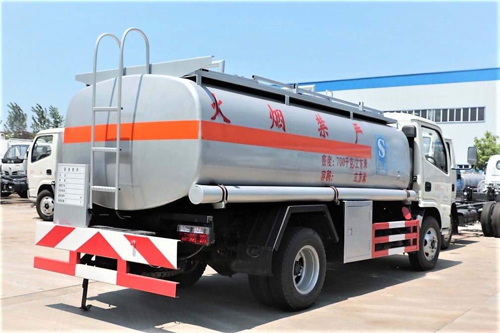 5方東風(fēng)小多利卡加油車 5方東風(fēng)小多利卡加油車