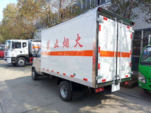 東風俊風3.3米(藍牌)氣體廂式車 東風俊風3.3米(藍牌)氣體廂式車