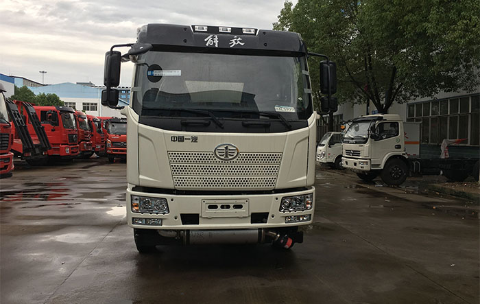 解放6米1(9.9噸)爆破器材車 解放6米1(9.9噸)爆破器材車