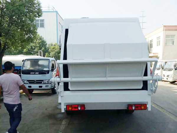 東風天錦12方壓縮垃圾車 東風天錦12方壓縮垃圾車