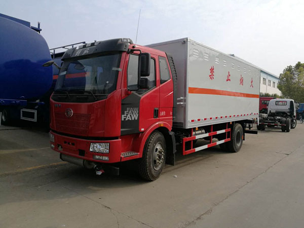解放6米1(9.9噸)爆破器材車 解放6米1(9.9噸)爆破器材車