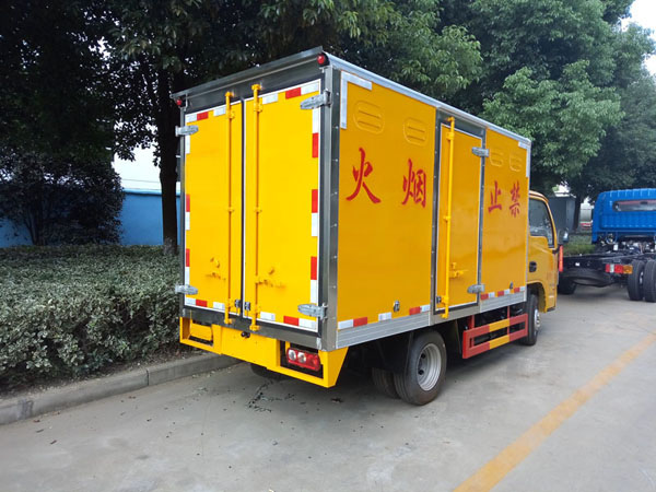躍進3.3米柴油(藍牌)氣體廂式車 躍進3.3米柴油(藍牌)氣體廂式車