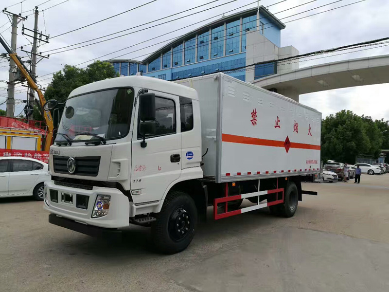 東風(fēng)6米1(9噸)爆破器材車 東風(fēng)6米1(9噸)爆破器材車