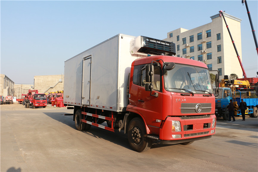 東風(fēng)天錦 6.8米冷藏車 東風(fēng)天錦 6.8米冷藏車