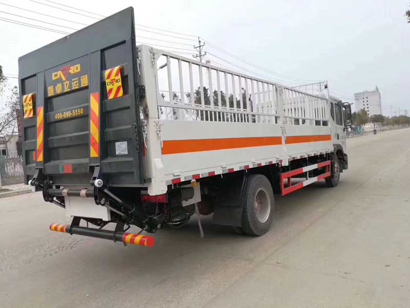 東風(fēng)6.2米(10.8噸)氣瓶車 東風(fēng)6.2米(10.8噸)氣瓶車