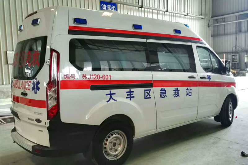 新全順中軸汽油救護車 新全順中軸汽油救護車