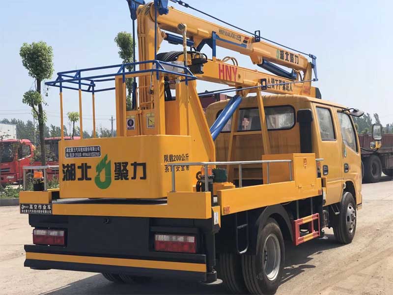 東風雙排12米藍牌高空作業(yè)車 東風雙排12米藍牌高空作業(yè)車