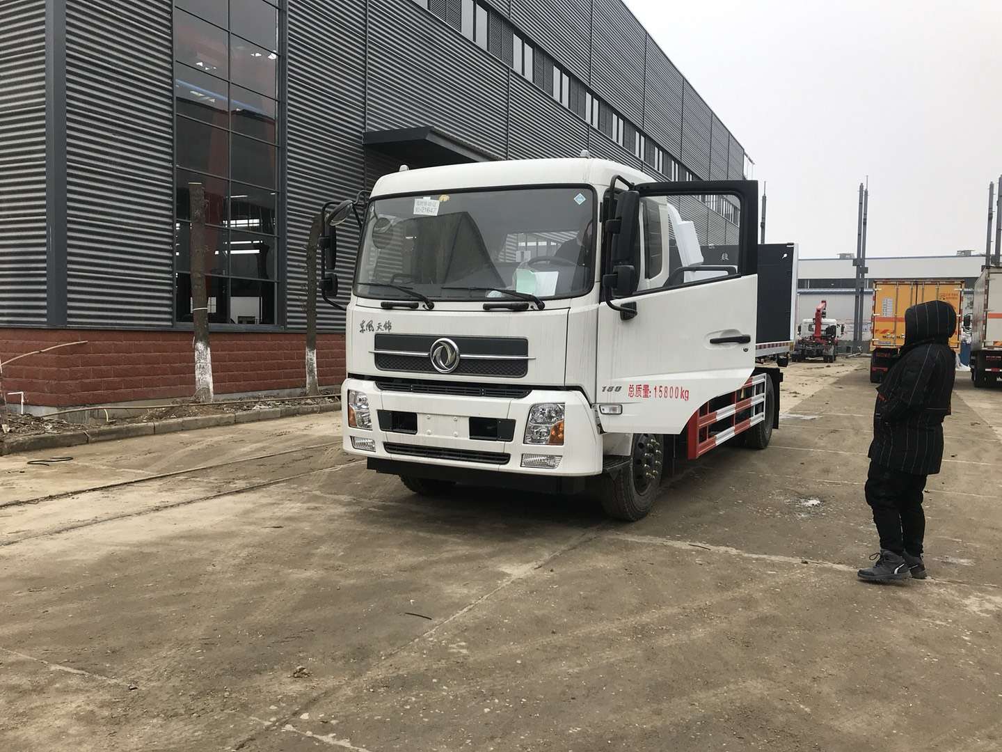 東風天錦一拖二清障異型(報廢車廠專用) 東風天錦一拖二清障異型(報廢車廠專用)