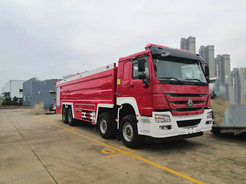 24噸豪沃前四后八水罐消防車 24噸豪沃前四后八水罐消防車