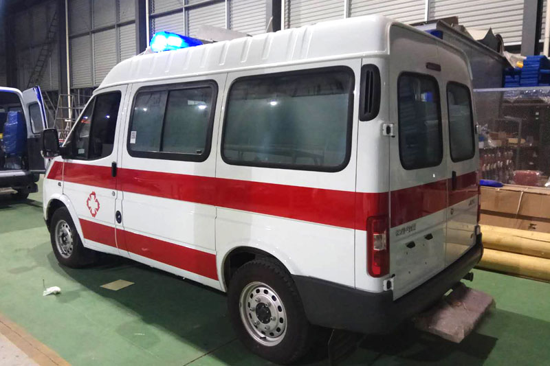 特順短軸汽油救護車 特順短軸汽油救護車