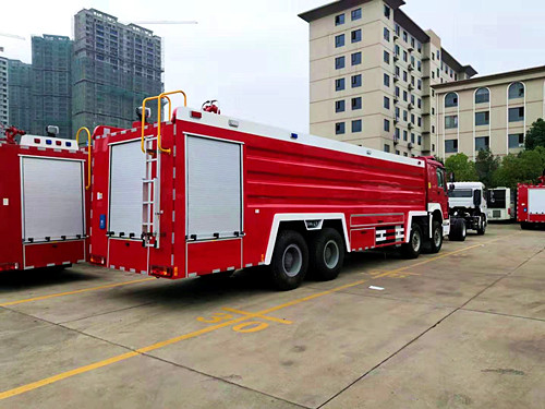 24噸豪沃前四后八水罐消防車 24噸豪沃前四后八水罐消防車
