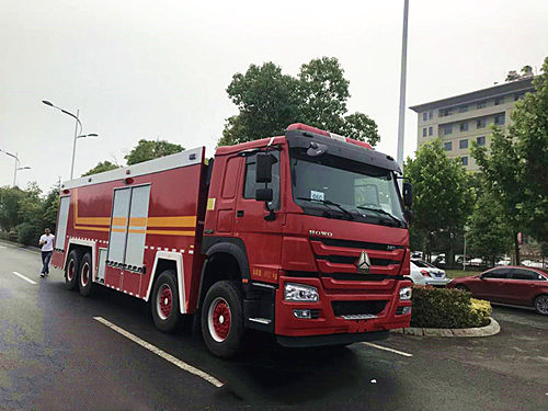 25噸豪沃前四后八泡沫消防車 25噸豪沃前四后八泡沫消防車