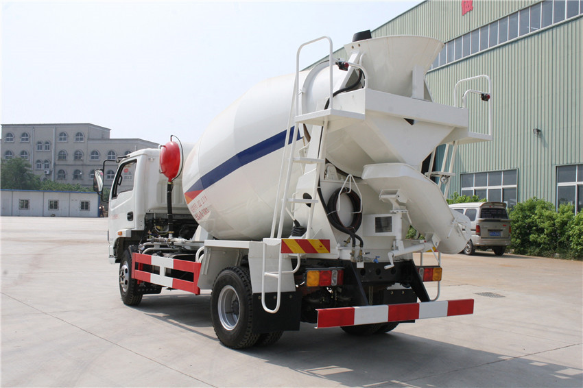 躍進(jìn)5立方攪拌車 躍進(jìn)5立方攪拌車