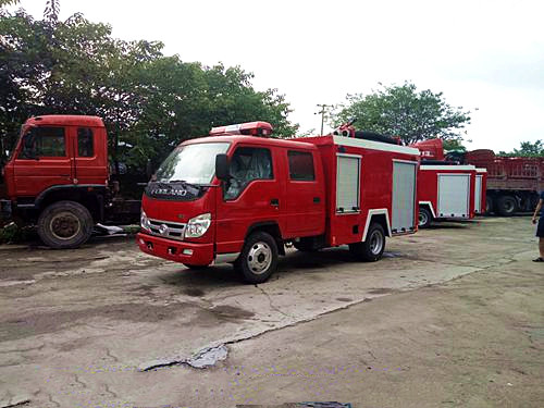 福田時代2.5噸水罐消防車 福田時代2.5噸水罐消防車