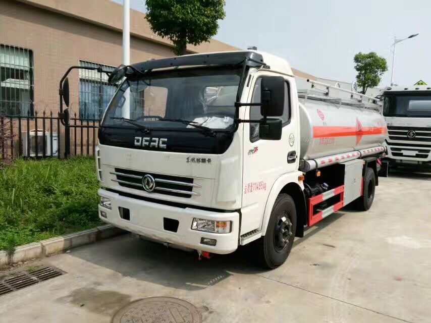 東風多利卡8-10噸加油車  東風多利卡8-10噸加油車