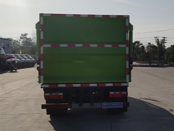 東風小多利卡國六7.5方側裝壓縮垃圾車 東風小多利卡國六7.5方側裝壓縮垃圾車