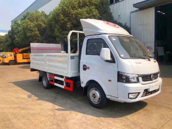 東風途逸國六桶裝垃圾運輸車 東風途逸國六桶裝垃圾運輸車