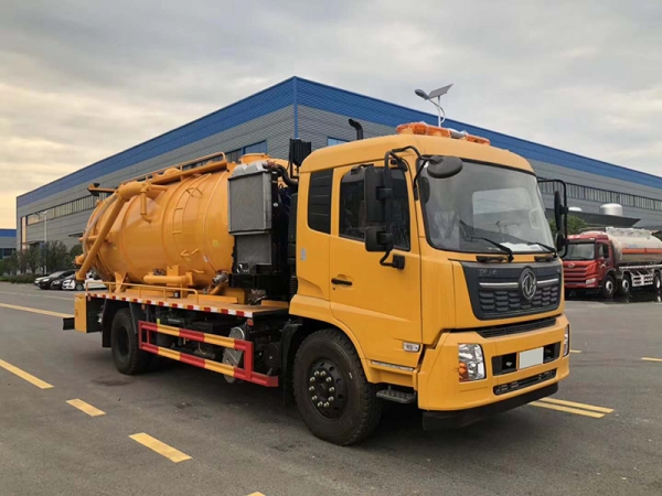 東風(fēng)天錦清洗吸污車(chē)15方(帶副發(fā)) 國(guó)六 東風(fēng)天錦清洗吸污車(chē)15方(帶副發(fā)) 國(guó)六